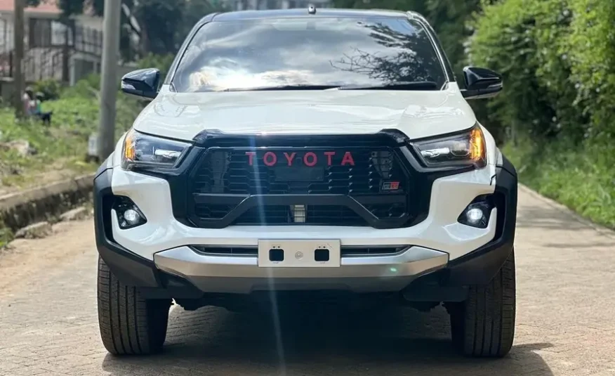 2017 Toyota HiLux SR5