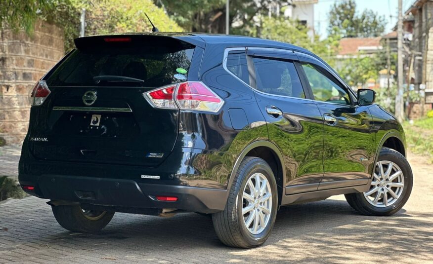 2016 Nissan X-Trail Hybrid