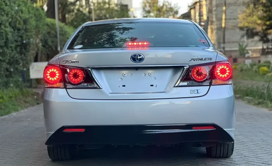 2017 Toyota Crown Athlete Hybrid