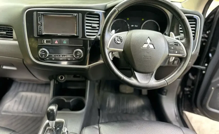 2013 Mitsubishi Outlander 7 Seater