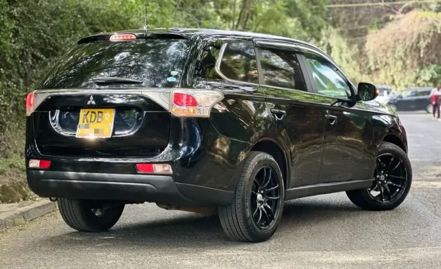 2013 Mitsubishi Outlander 7 Seater