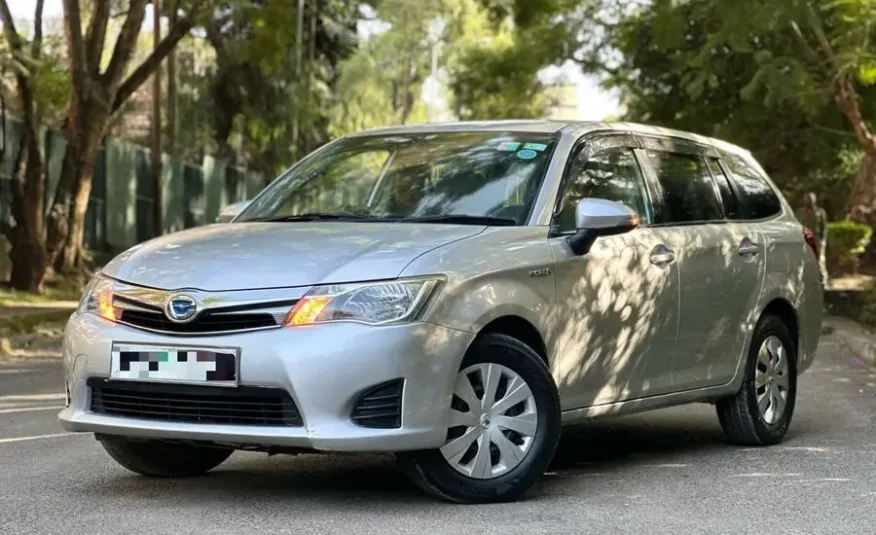 2014 Toyota Fielder Hybrid