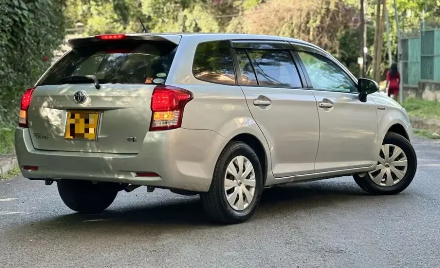 2014 Toyota Fielder Hybrid