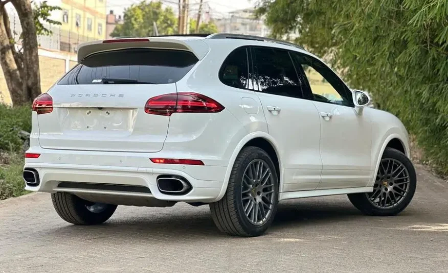 2017 Porsche Cayenne Fully Loaded